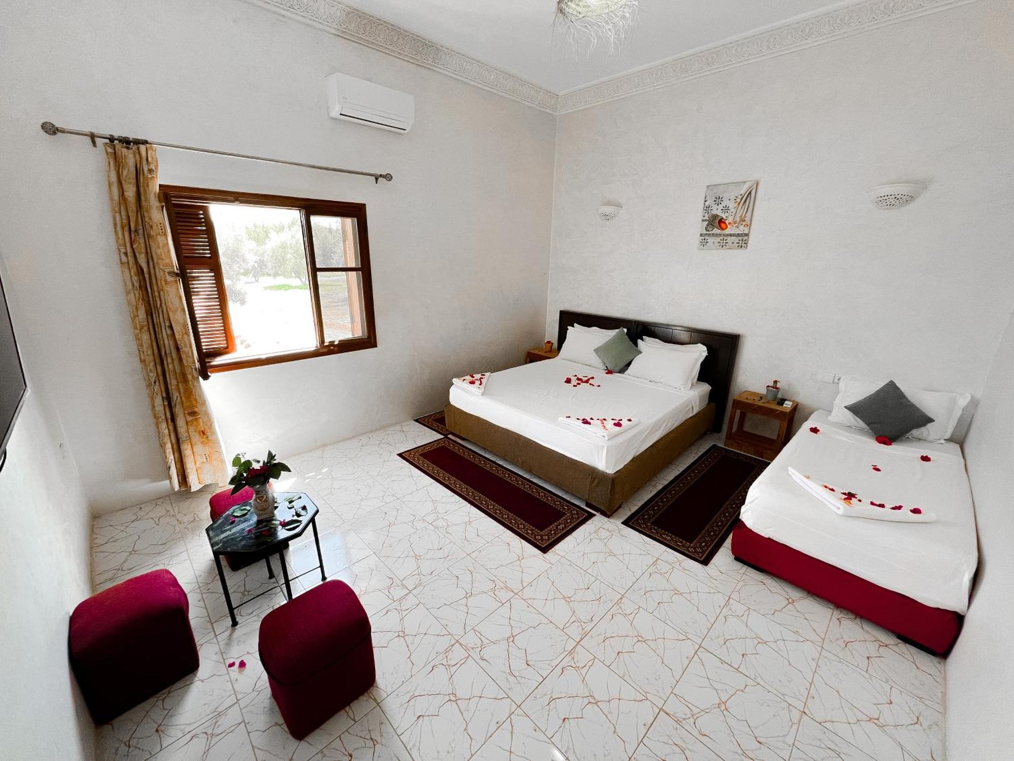 Guest House Qodwa Sidi Abdallah Ghiat Eksteriør billede